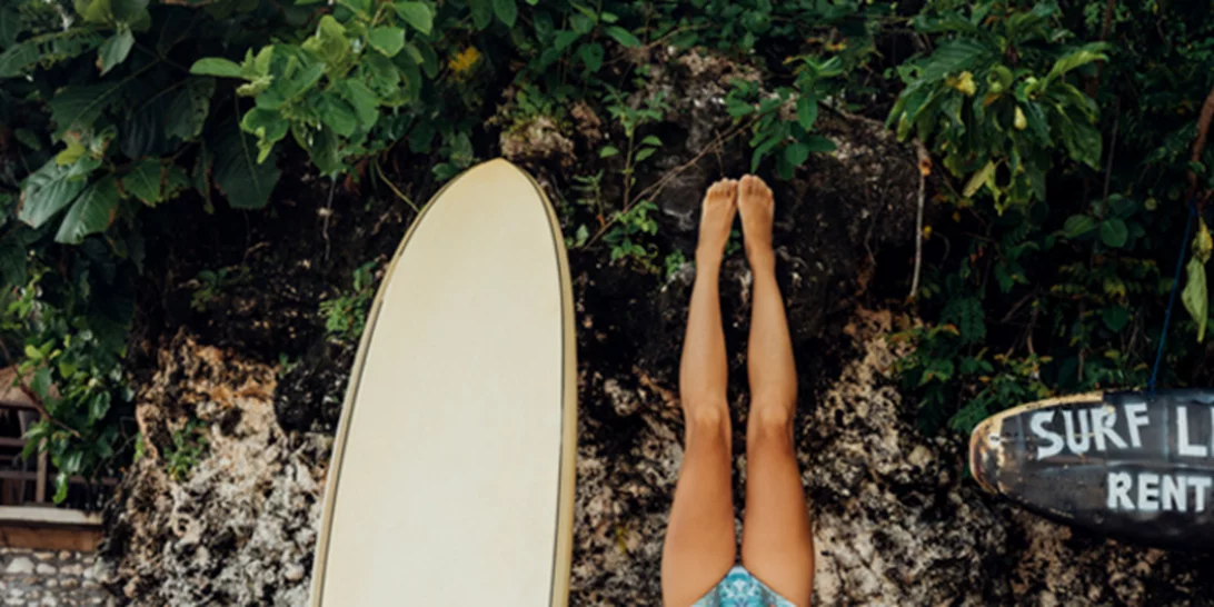 Ήξερες πόσο καλό σου κάνουν τα handstands;