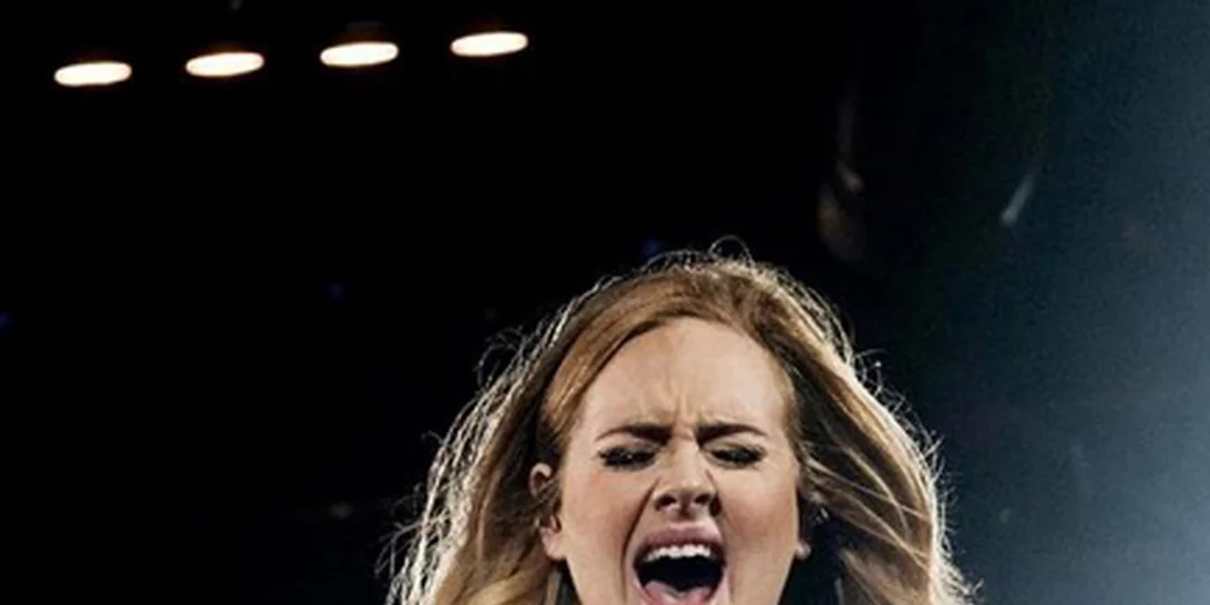 Adele: Το δώρο που είχε κάνει στον Harry Styles για τα 21α γενέθλια του