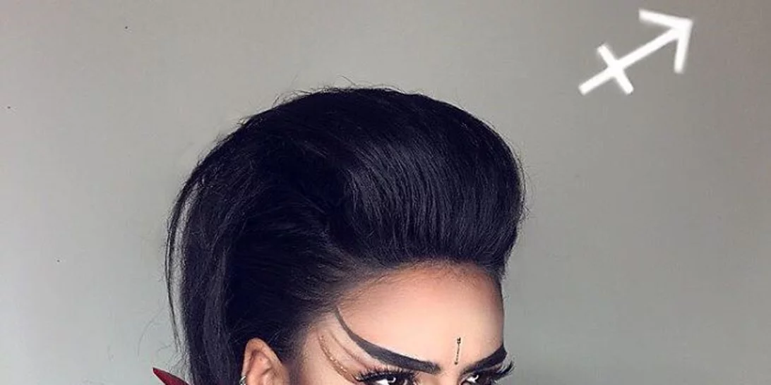 Ζώδια: Μία γυναίκα μεταμορφώνεται στα 12 ζώδια με τη βοήθεια του μακιγιάζ!