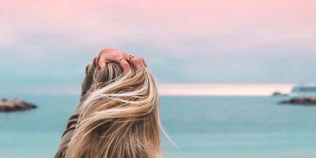 Με αυτούς τους 3 τρόπους σαμποτάρεις τα μαλλιά σου, χωρίς καν να το ξέρεις!