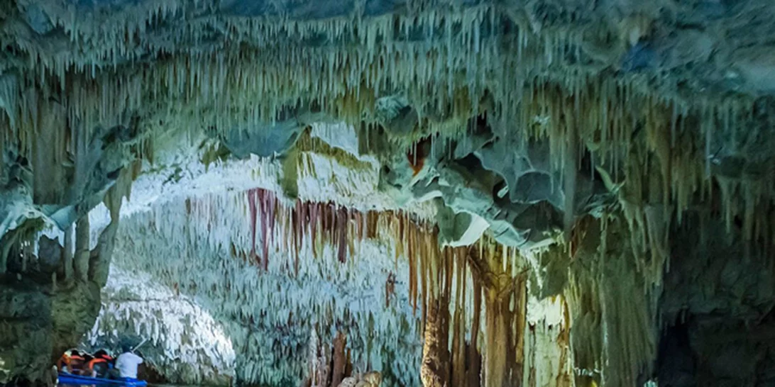 Ο κρυφός ελληνικός παράδεισος που αποθεώνει η Guardian