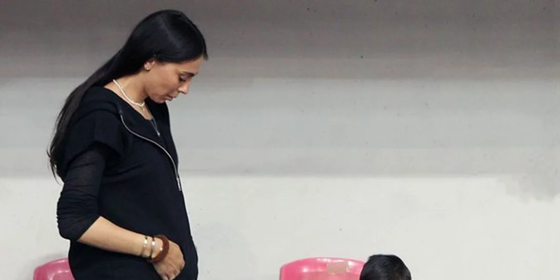 Ολυμπία Χοψονίδου: Στο γήπεδο με τα παιδιά της στον 5ο μήνα της εγκυμοσύνης της