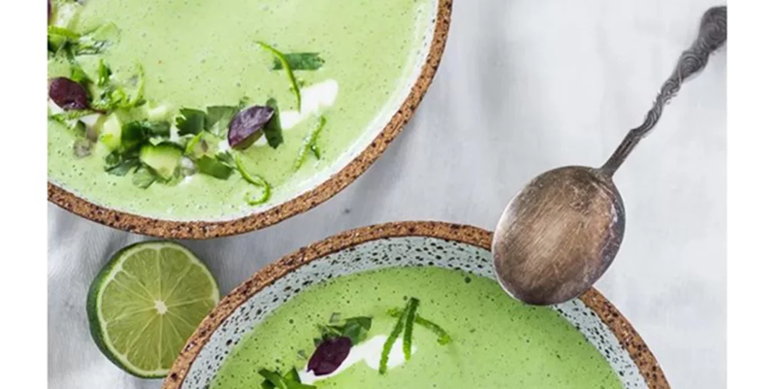 Κρύα σούπα με γαρίδες, αγγούρι και γιαούρτι