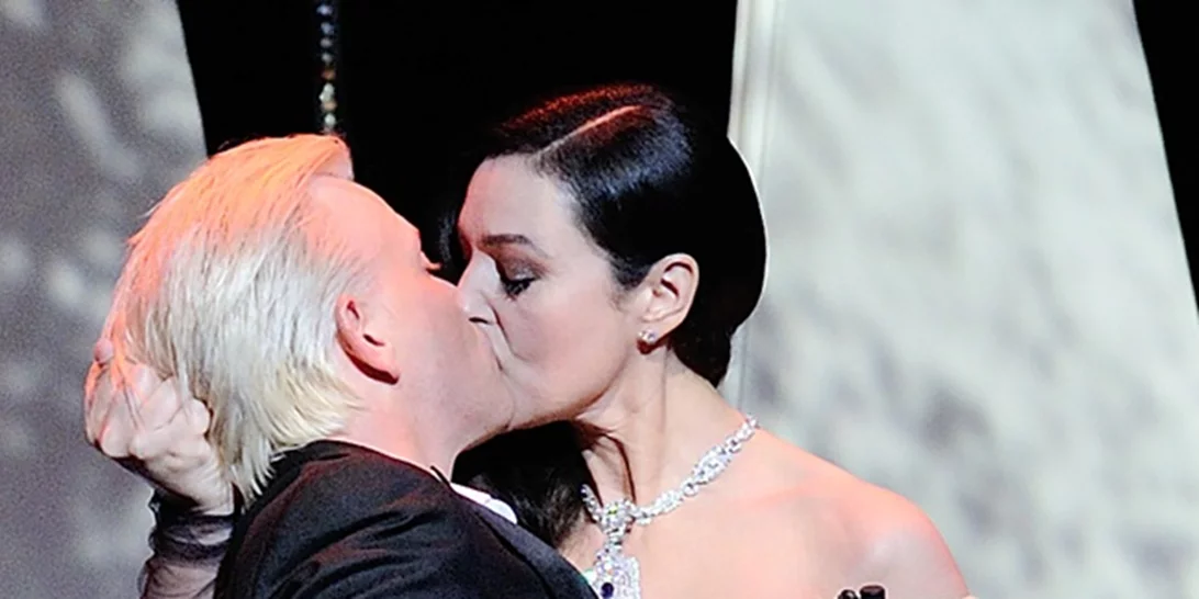 Monica Bellucci: Το παθιασμένο φιλί στο Φεστιβάλ των Καννών