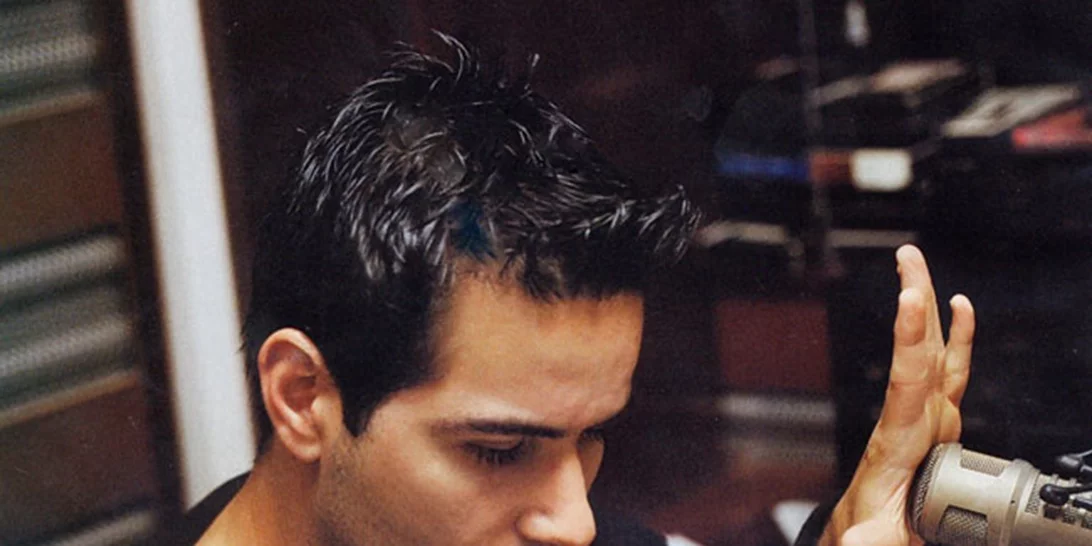 O Αλέξανδρος Χριστόπουλος γιορτάζει τα 20 χρόνια του στη βραδινή ζώνη