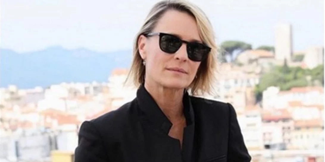 Ποια ηθοποιός εμφανίστηκε topless στη νέα της φωτογράφιση