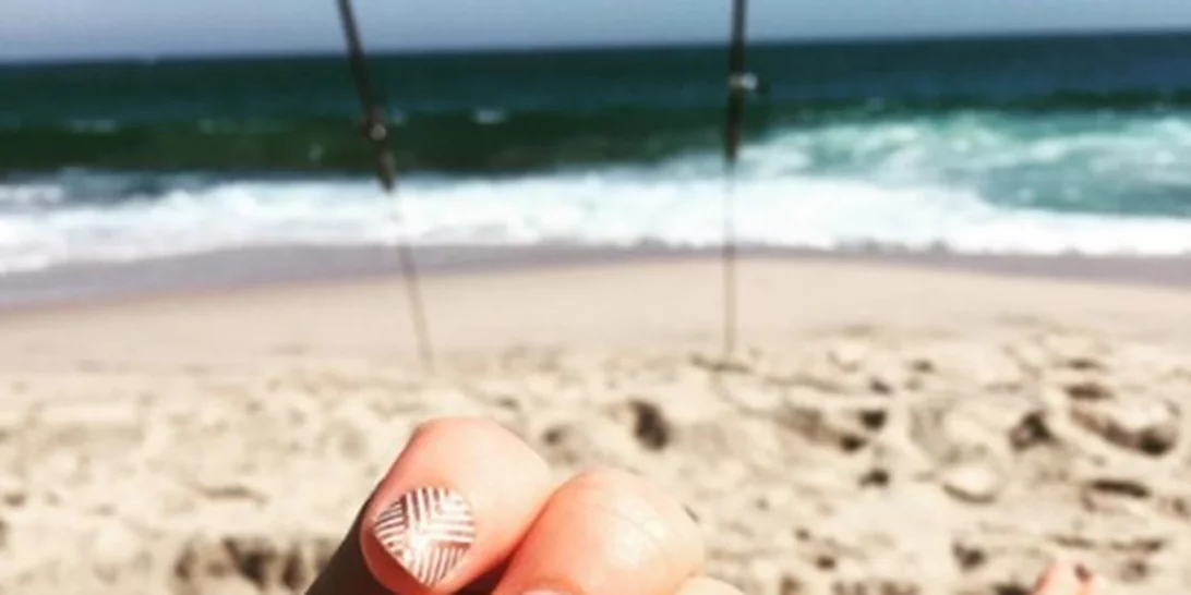 Copper nails: Αυτό είναι το χρώμα που θα βάψεις τα νύχια σου αυτή την εβδομάδα