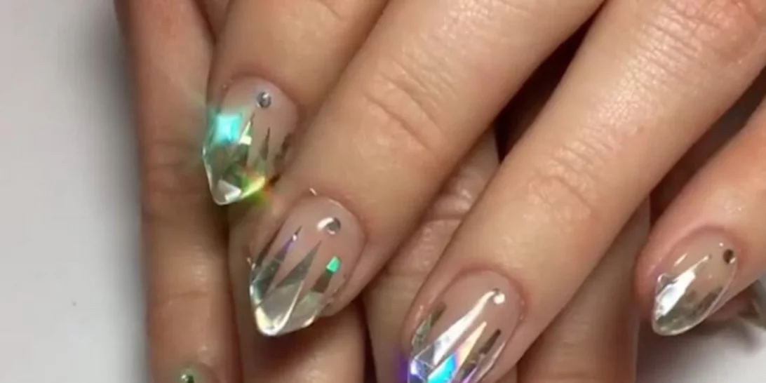 Αυτό είναι το μυστικό για τα πιο τέλεια και εντυπωσιακά νύχια!