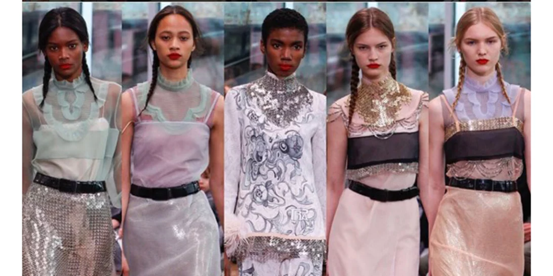 Prada Resort 2018: 10 υπέροχες φωτογραφίες από την εντυπωσιακή συλλογή