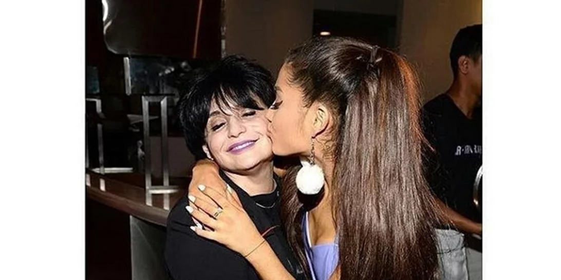 Ariana Grande: Η μητέρα της βοήθησε κόσμο να ξεφύγει από την επίθεση στη συναυλία στο Manchester