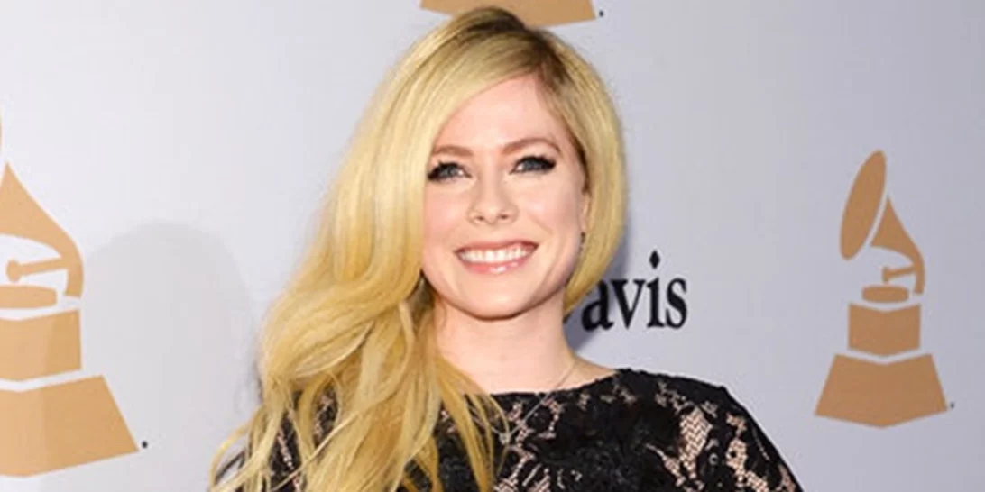 Avril Lavigne: Νέες θεωρίες που την θέλουν νεκρή!