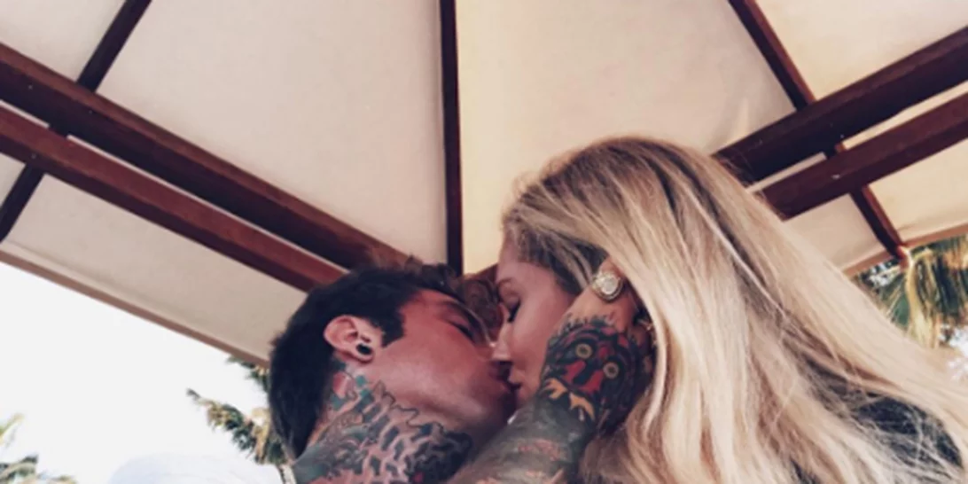 Chiara Ferragni: 10 τρυφερά και σέξι στιγμιότυπα με τον αρραβωνιαστικό της