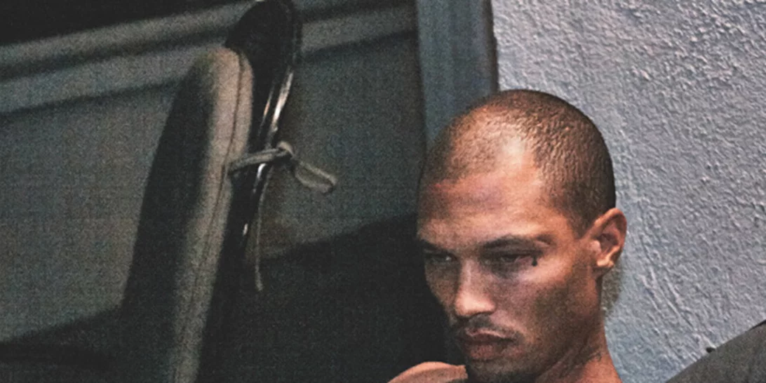 Jeremy Meeks: Ο "σέξι κατάδικος" φωτογραφίζεται για το πρώτο του εξώφυλλο