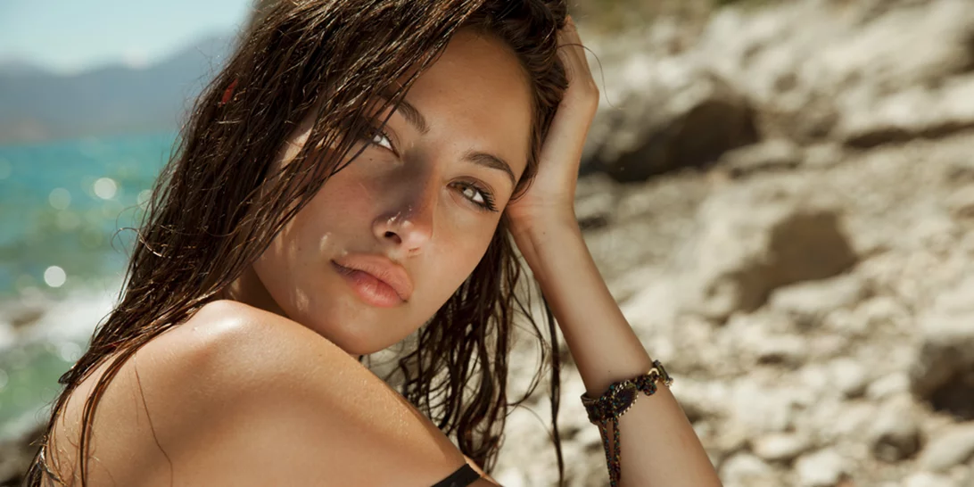 Κι όμως, αυτό το καλοκαίρι θα είσαι πιο όμορφη από ποτέ (και χωρίς ίχνος μακιγιάζ)