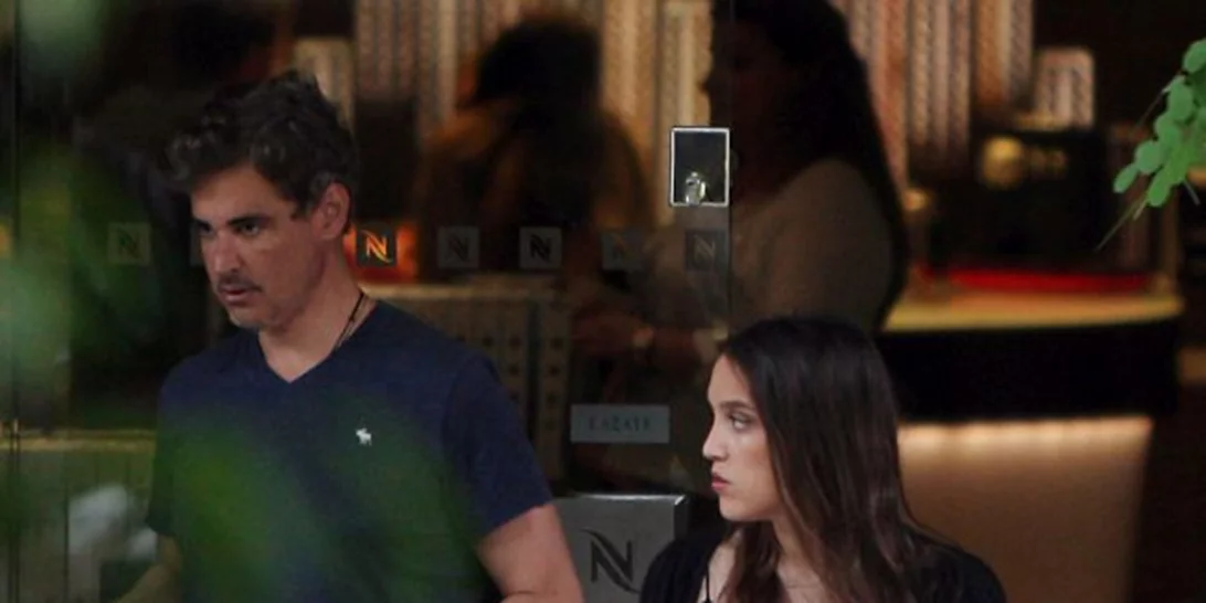 Άρης Σπηλιωτόπουλος - Φοίβη Γραμματικού: Ρομαντική βόλτα στο Κολωνάκι