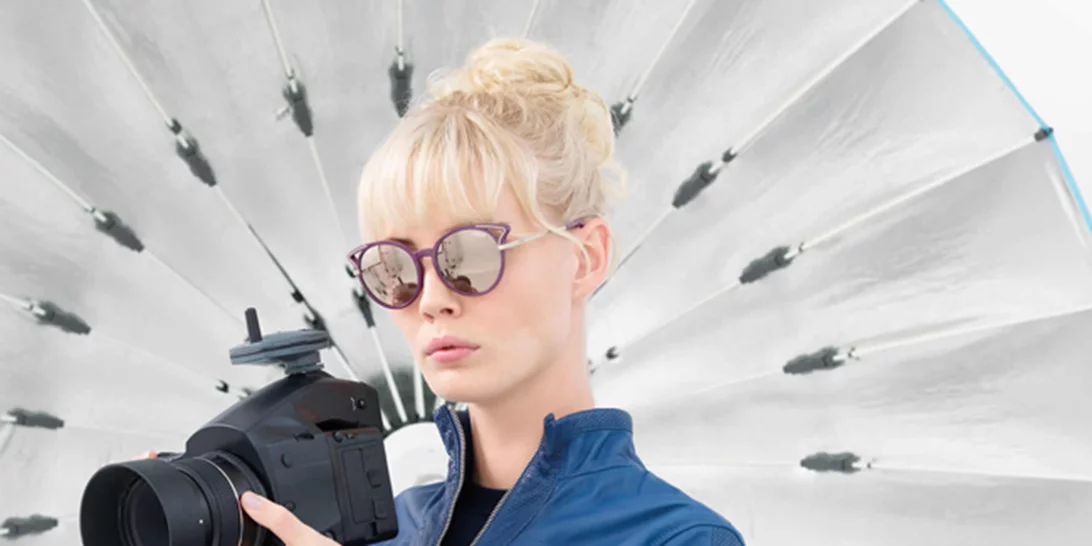 Τα γυαλιά πεταλούδα αναγεννώνται με τον πιο cool τρόπο μέσα από τη συλλογή Vogue Eyewear!