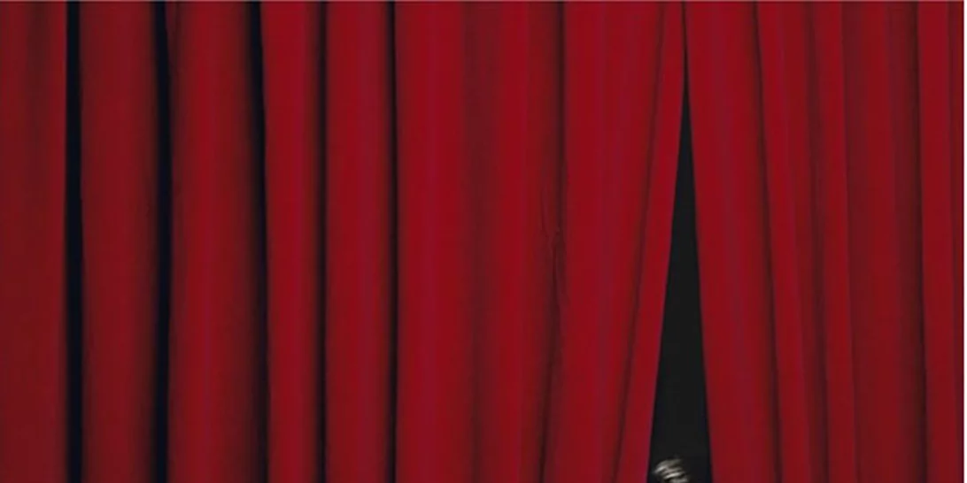 "Designers": Μία νέα έκθεση παρουσιάζει throwback φωτογραφίες των σημαντικότερων σχεδιαστών μόδας