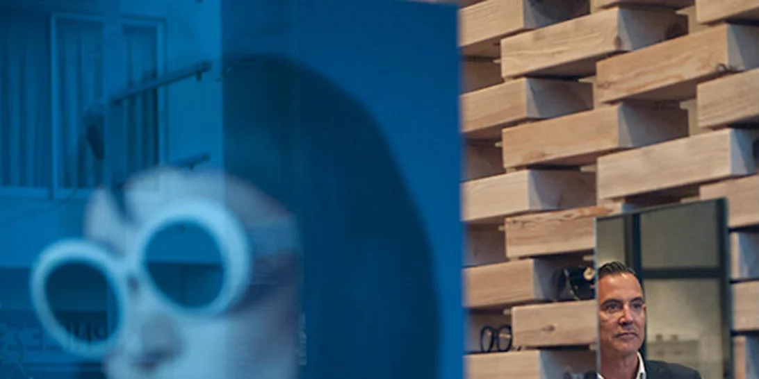 Christian Roth: Γνωρίζοντας το σχεδιαστικό δίδυμο πίσω από το iconic brand γυαλιών ηλίου