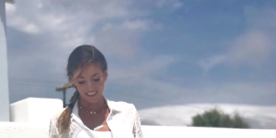 Αυτά τα παπούτσια επιλέγουν για το καλοκαίρι οι επώνυμες Ελληνίδες