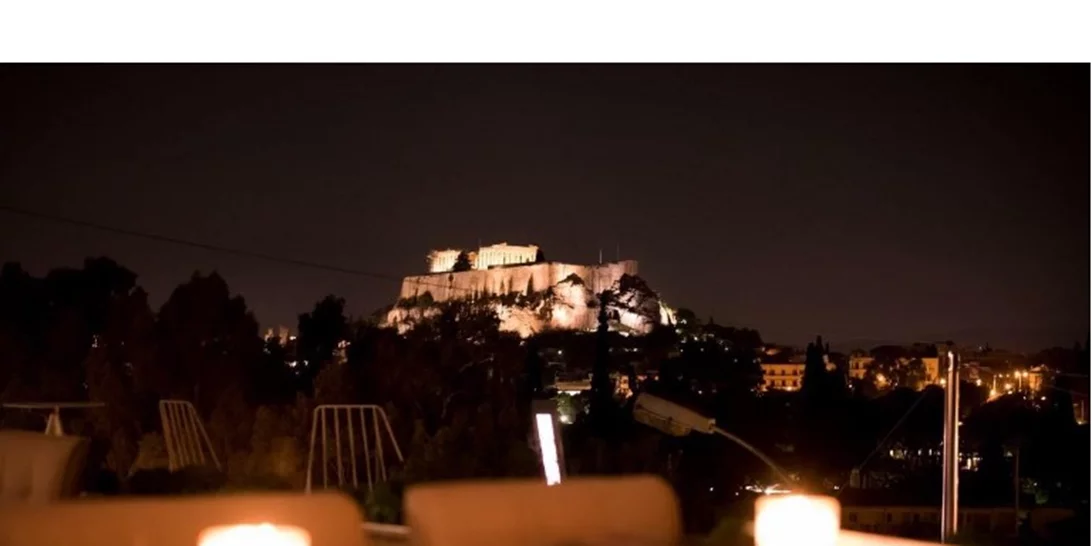 Skyfall Cocktail & Food Bar: Η πιο όμορφη βεράντα της πόλης βάζει τα καλοκαιρινά της