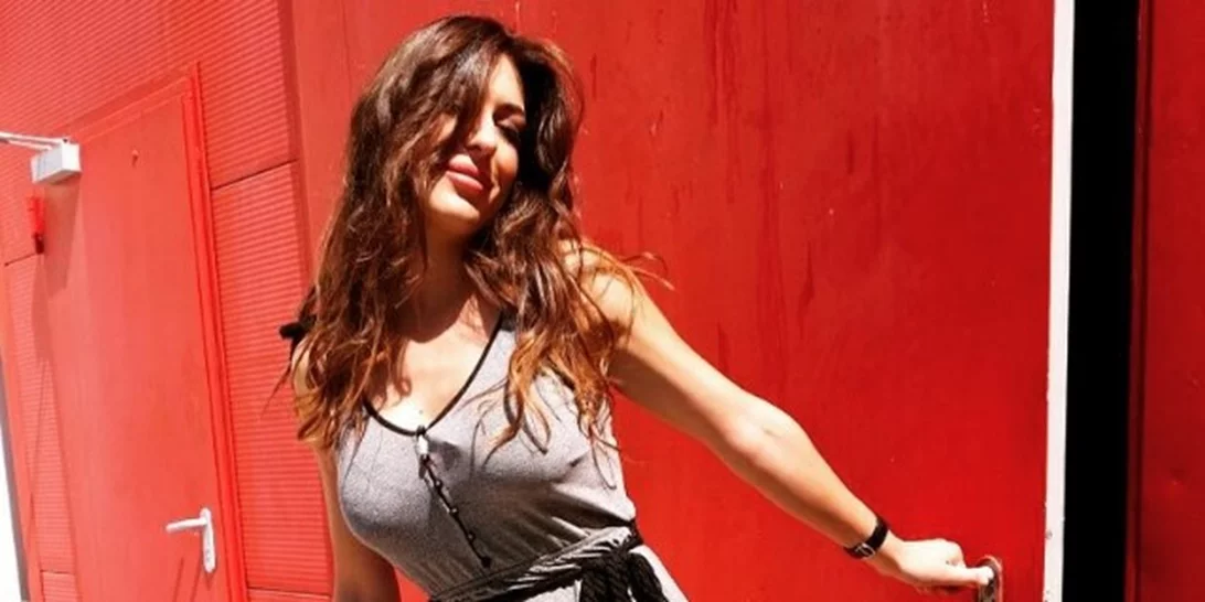 Φλορίντα Πετρουτσέλι: Φιλιά και αγκαλιές με τον νέο της έρωτα