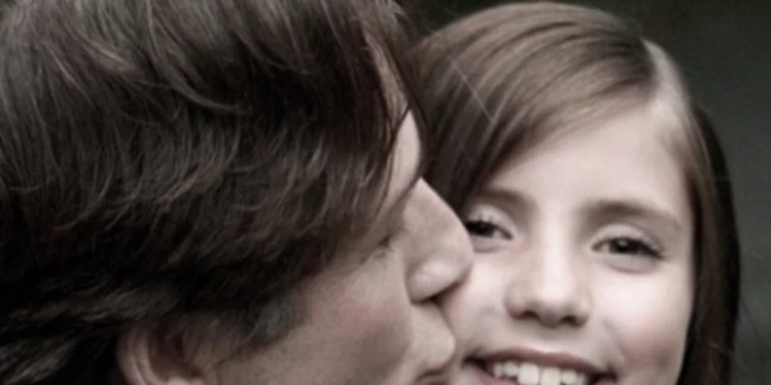 Η επιστήμη εξηγεί γιατί οι μπαμπάδες «λιώνουν» για τις κόρες τους