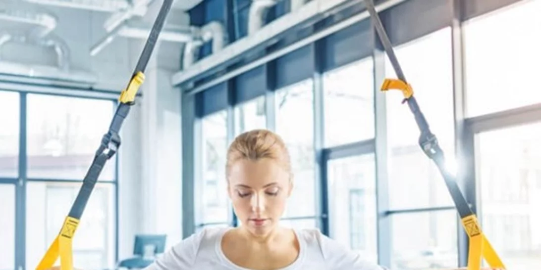 TRX ασκήσεις για γυναίκες: Το πρόγραμμα για κορμό, πλάτη και πόδια
