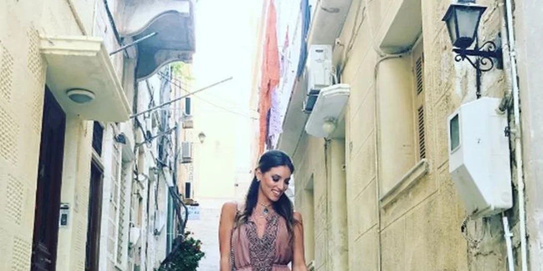 Αθηνά Οικονομάκου: Εντυπωσιακή εμφάνιση στην Σύρο