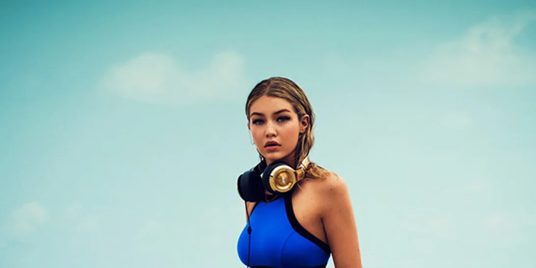 6 συνήθειες που σε γερνούν γρηγορότερα (από μέσα προς τα έξω)