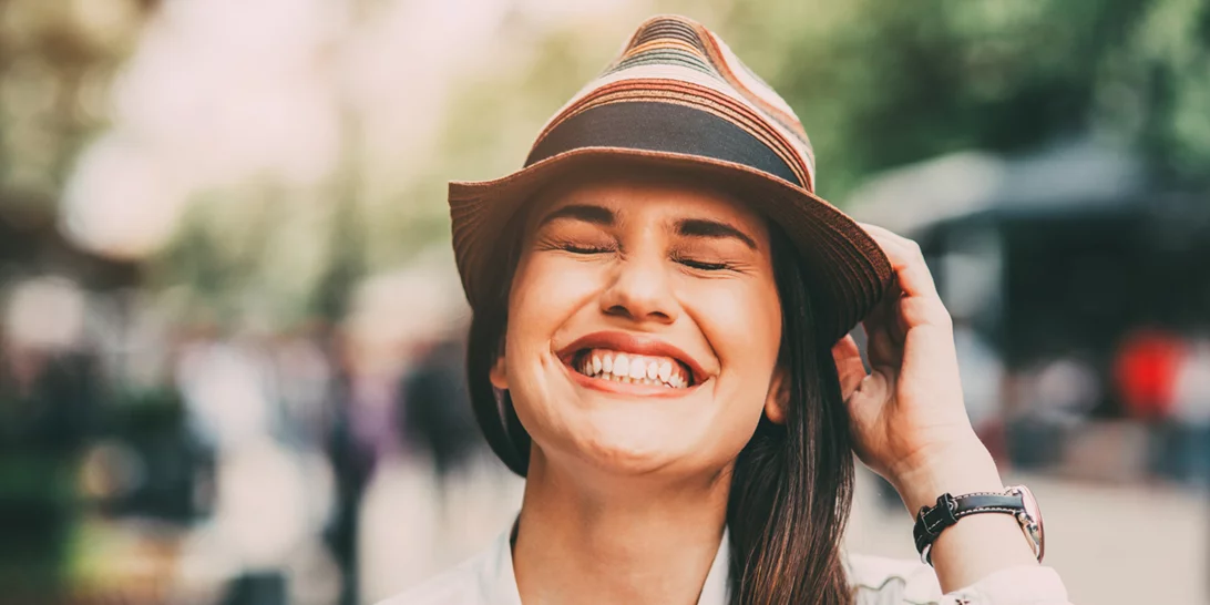 7 έξυπνες κινήσεις που βοηθούν θεαματικά στη μείωση των ρυτίδων