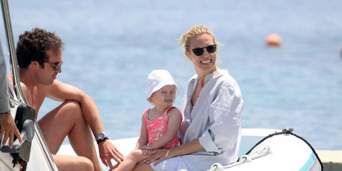 Βίκυ Καγιά & Ηλίας Κρασσάς: Στη Μύκονο με την κόρη τους