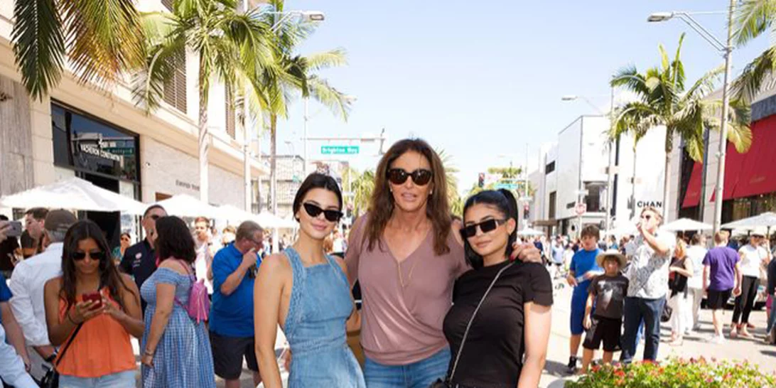 Kendall Jenner: Υιοθέτησε το casual καλοκαιρινό look της