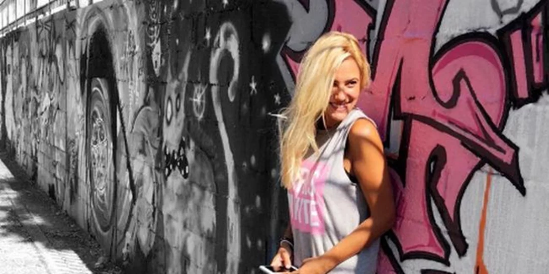 Λάουρα Νάργες: Ποζάρει πιο εντυπωσιακή από ποτέ