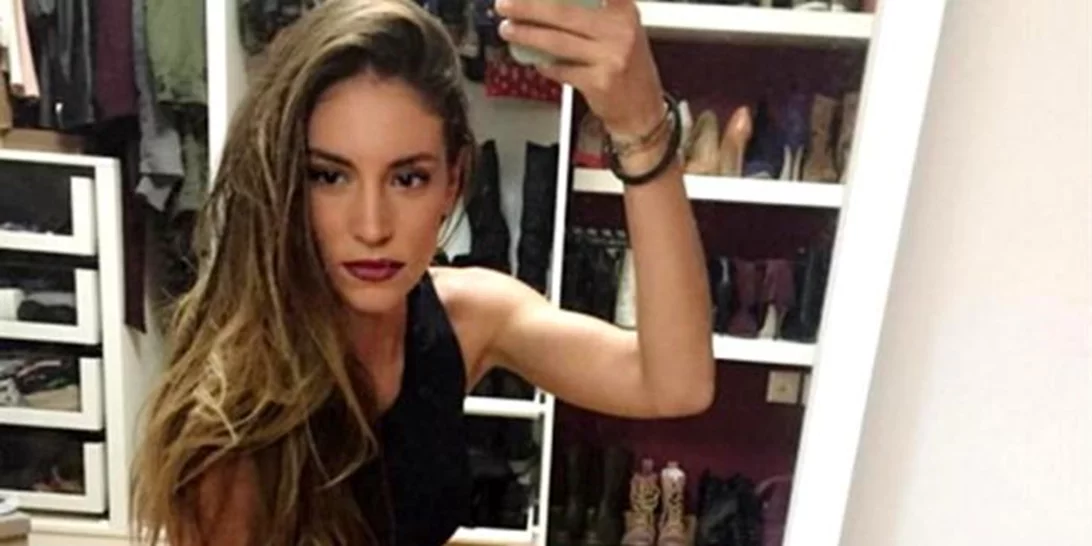 Αθηνά Οικονομάκου: Με λευκό ολόσωμο μαγιό έβαλε φωτιά στο Instagram