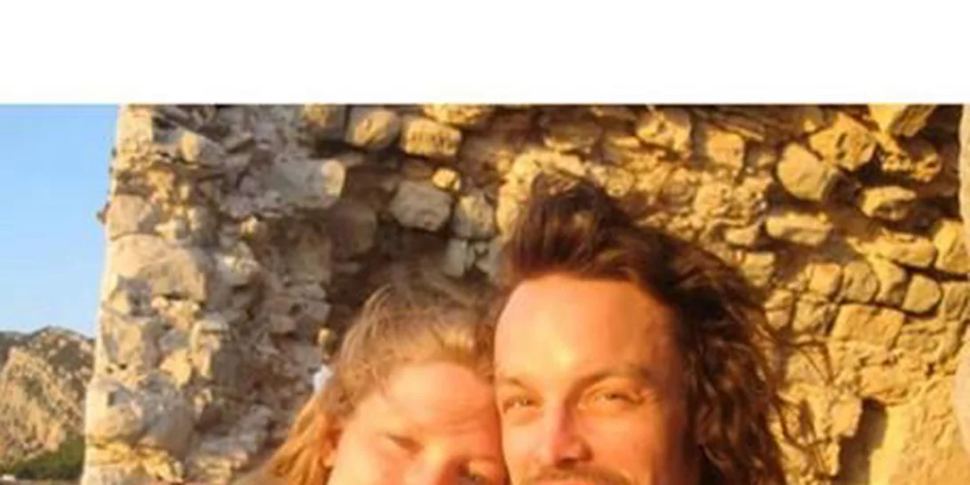 Sarah Gilmour: H κόρη του κιθαρίστα των Pink Floyd παντρεύτηκε στη Ρόδο