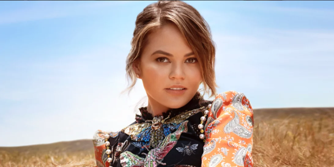 Chrissy Teigen: Η «καυτή» της έκπληξη στον John Legend