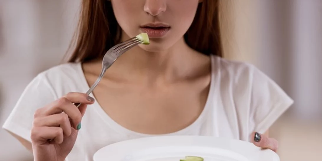 Νευρική ανορεξία: Τα βασικά χαρακτηριστικά και οι αιτίες εμφάνισής της