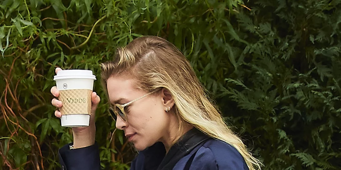 Ashley Olsen: Φορά το λευκό πουκάμισο που έχεις κι εσύ με τον πιο cool τρόπο!