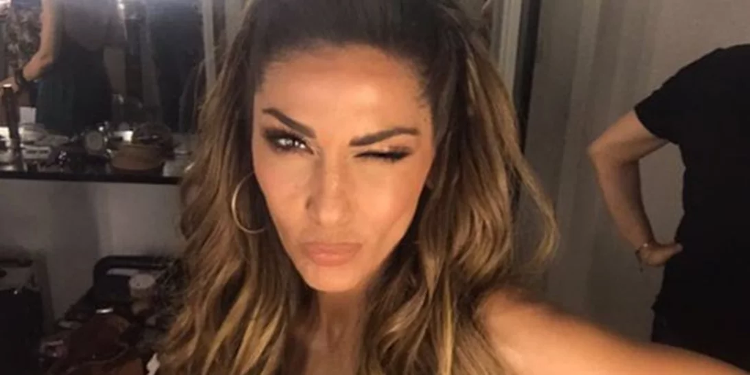 Δέσποινα Βανδή: Πιο καλοκαιρινή από ποτέ με καυτό σορτσάκι