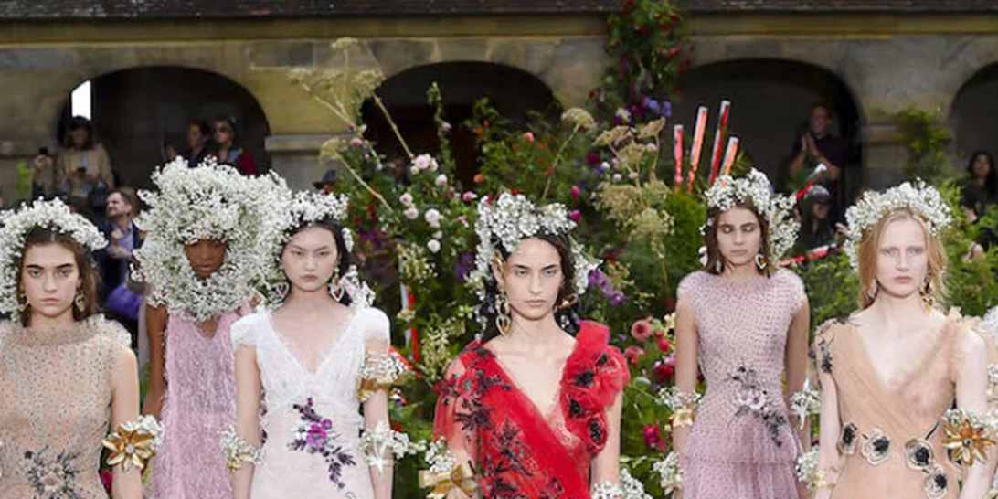 Rodarte SS18: Το εντυπωσιακό ντεμπούτο του οίκου στην Εβδομάδα Μόδας Υψηλής Ραπτικής