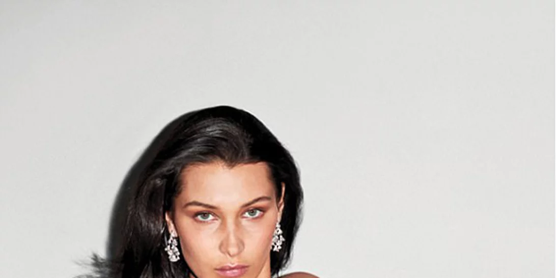 Bella Hadid: Στη Μύκονο με μπλουζάκι Έλληνα designer!