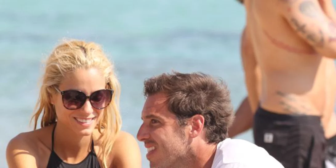 Δούκισσα Νομικού - Δημήτρης Θεοδωρίδης: Τρυφερές στιγμές στην παραλία