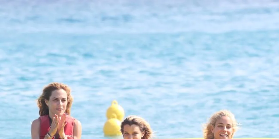 Δούκισσα - Ντορέττα - Τσάνταλη: Ξέγνοιαστες στιγμές στις παραλίες της Μυκόνου