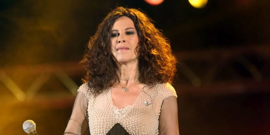 Ελευθερία Αρβανιτάκη | Ο πατέρας μου πέθανε όταν ήμουν 10, αλλά τον είχα σβήσει ήδη από τη μνήμη μου