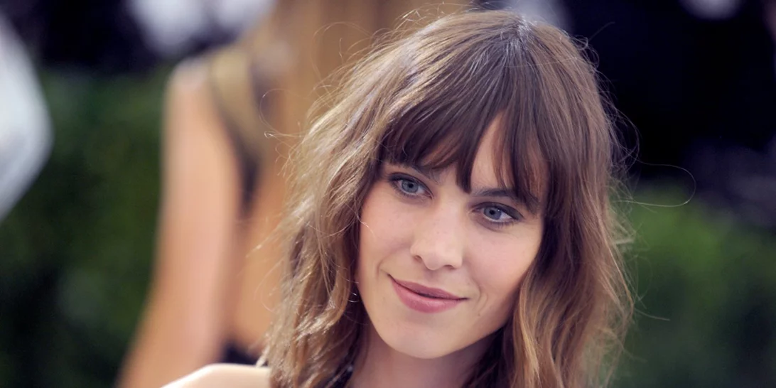 To athleisure στυλ της Alexa Chung δεν περιλαμβάνει κολάν
