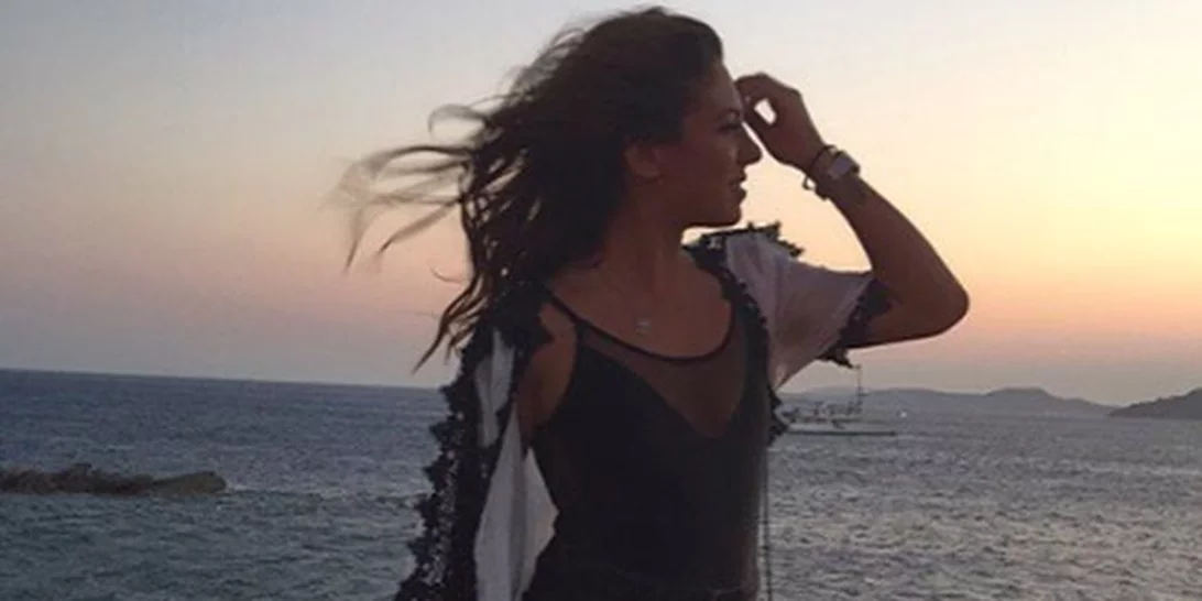 Ευρυδίκη Βαλαβάνη: Ποζάρει με καυτό μπικίνι στη Μήλο