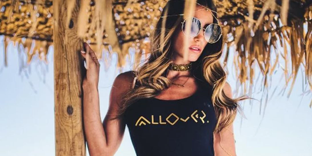 Αθηνά Οικονομάκου: Εμφάνιση με το μαγιό του καλοκαιριού