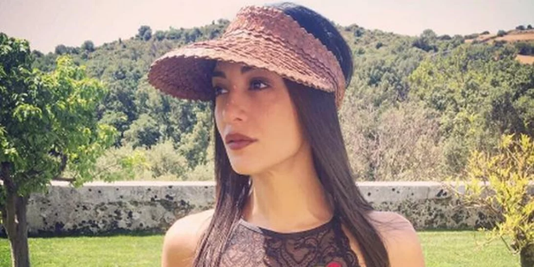 Ευγενία Σαμαρά: Με καυτό μαγιό στην Ελαφόνησο