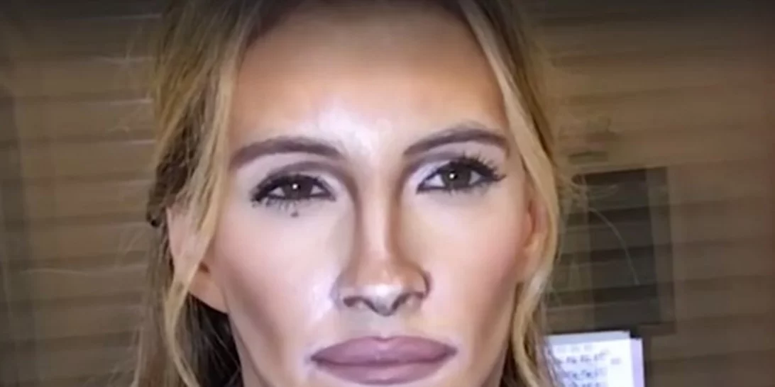 Αυτή η κοπέλα βάφεται και μεταμορφώνεται σε Julia Roberts και Angelina Jolie! Μα πώς το κάνει;