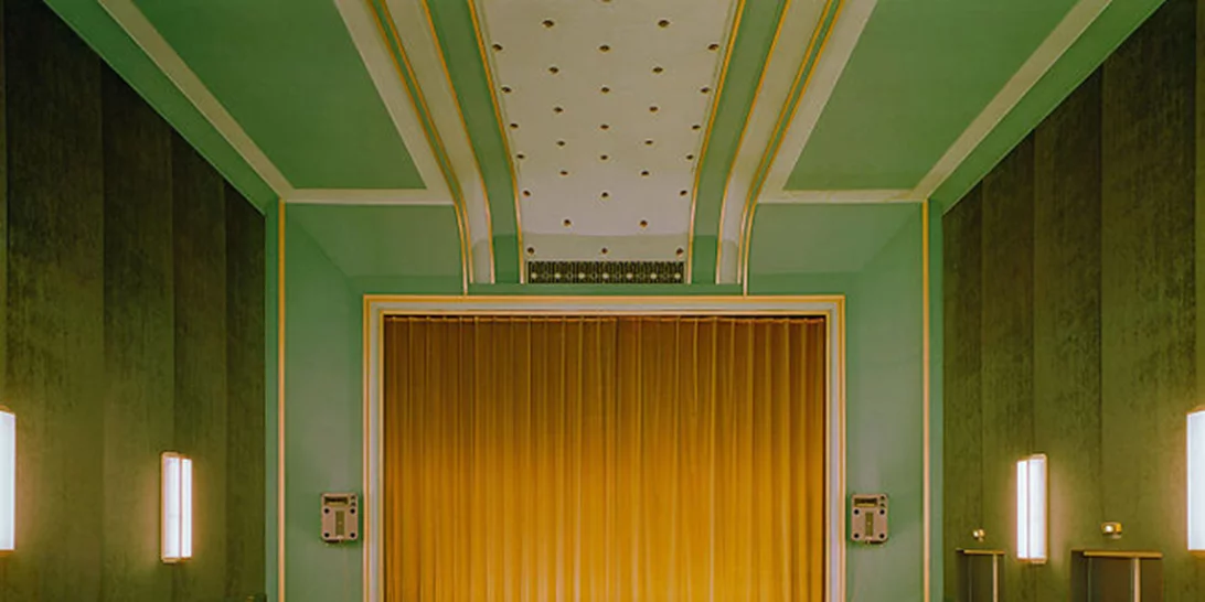 Αληθινά τοπία ή σκηνές από ταινίες του Wes Anderson;